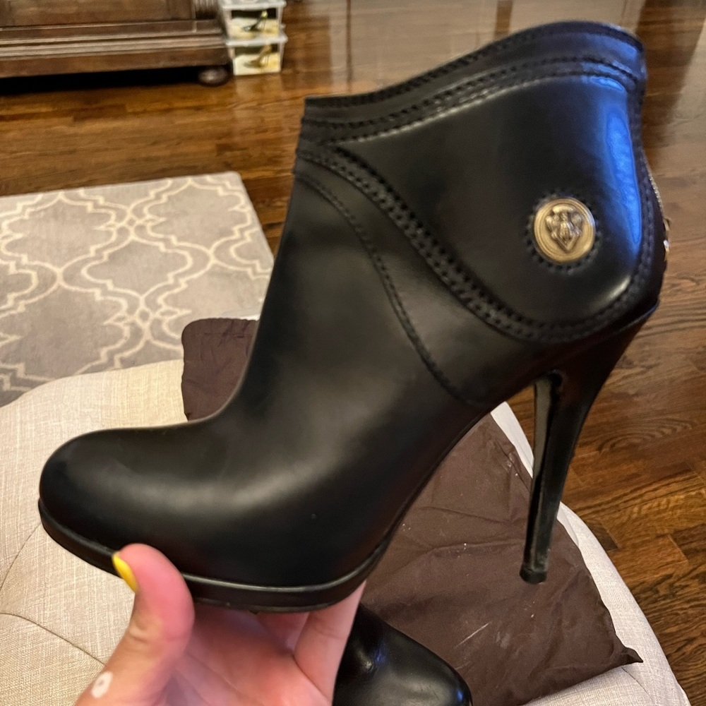 Gucci ankle boots size 8